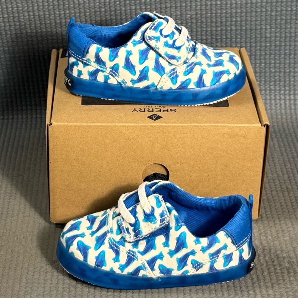 Sperry Spinnaker Crib Jr‎ Washable Shark Sneakers Toddler Size 4